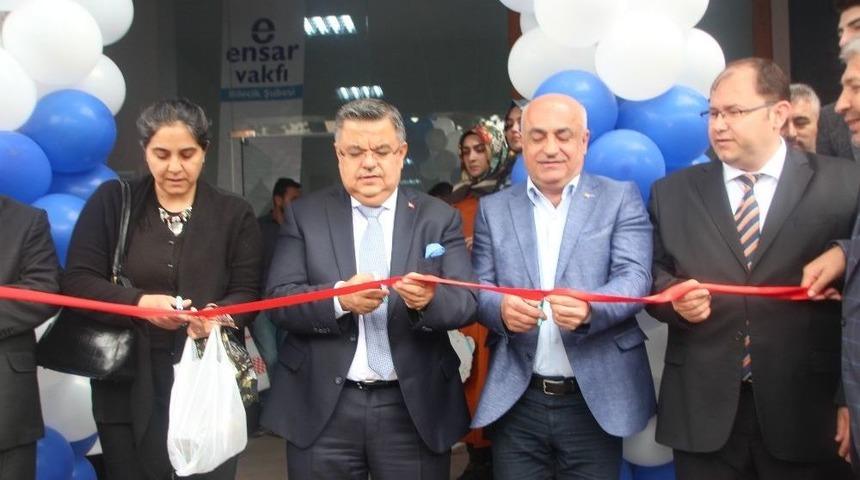 Ensar Vakfı&rsquo;ndan &Ouml;ğrenciler Yararına Kermes