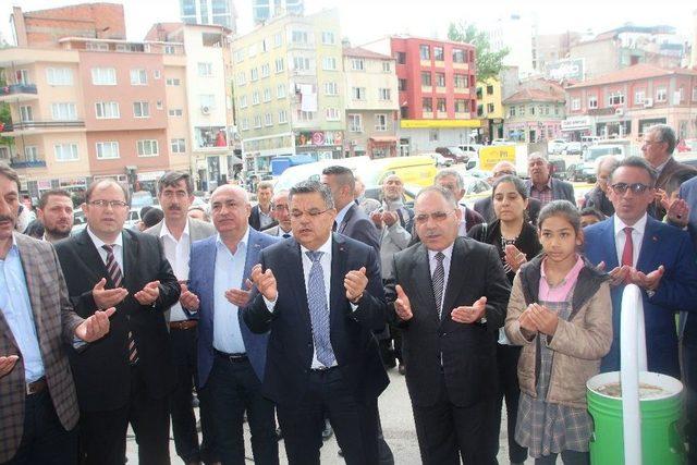 Ensar Vakfı’ndan Öğrenciler Yararına Kermes