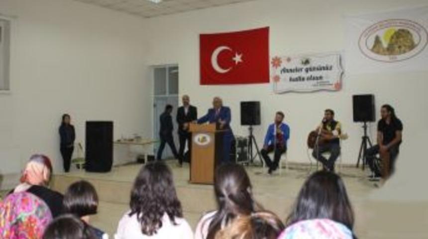 U&ccedil;hisar Belediyesi, Anneler G&uuml;n&uuml; Etkinliği D&uuml;zenledi