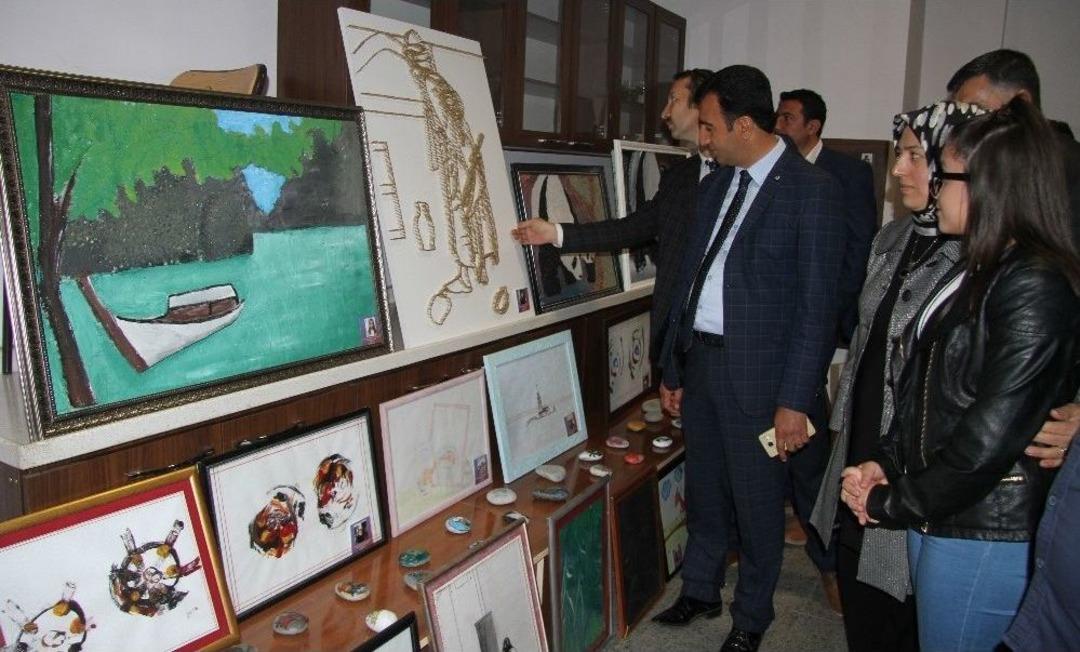 K&uuml;&ccedil;&uuml;k Bilim Adamları H&uuml;nerlerini Sergiledi