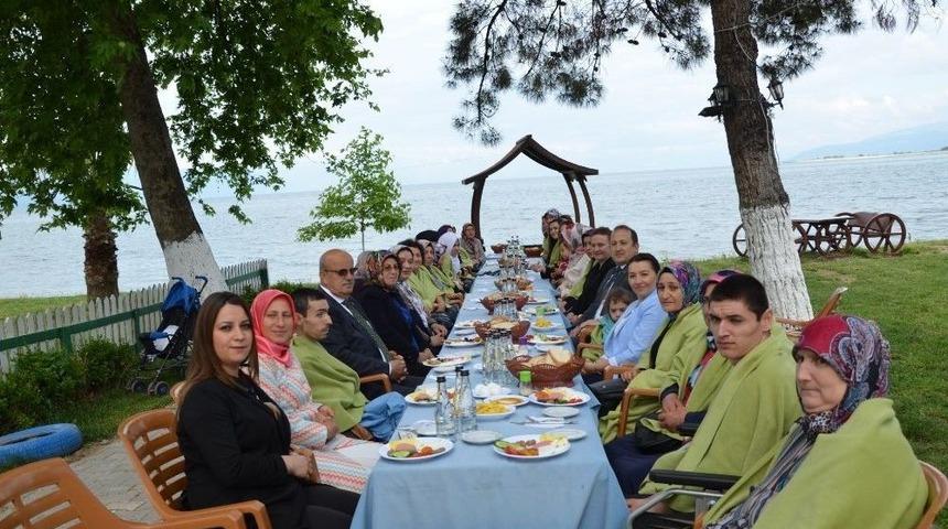 İznikli Anneler Kahvaltıda Buluştu