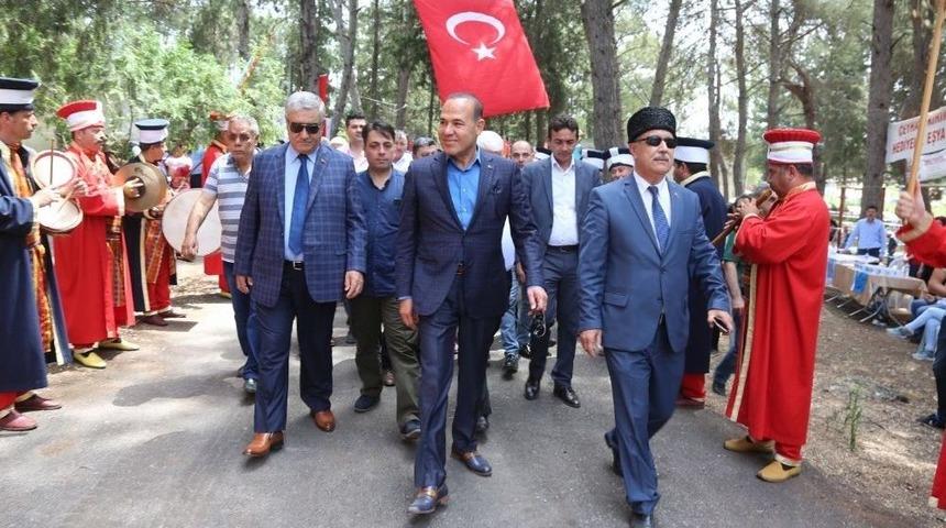 Kırım T&uuml;rkleri, Ceyhan&rsquo;da Tepreş Ş&ouml;leni D&uuml;zenledi