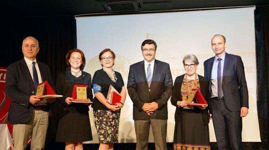 Prof. Dr. Mehmet &Uuml;nal; "&uuml;st D&uuml;zey Entelekt&uuml;el Seviye, Alzheimer&rsquo;ı &Ouml;nl&uuml;yor"