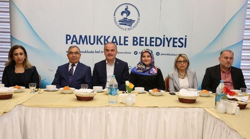 Başkan G&uuml;rlesin Şehit Ve Engellilerin Anneleriyle Bir Araya Geldi