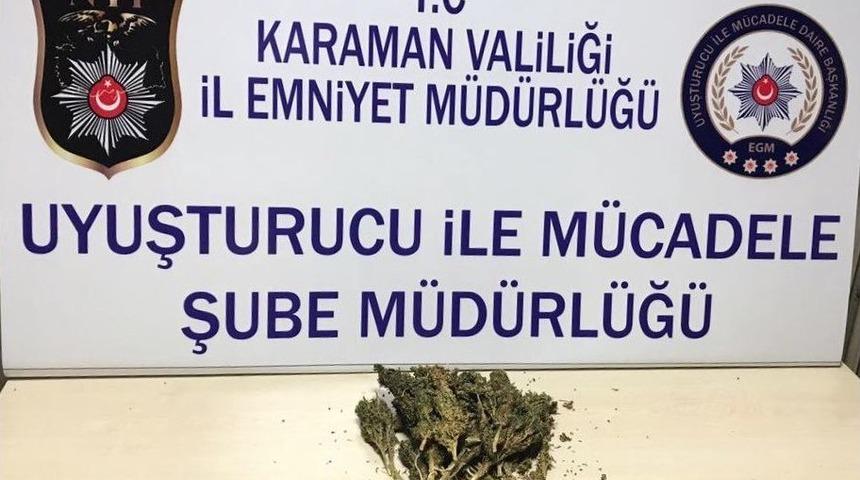 Karaman&rsquo;da Uygulama Noktasından Ka&ccedil;an Otomobilden Esrar &Ccedil;ıktı