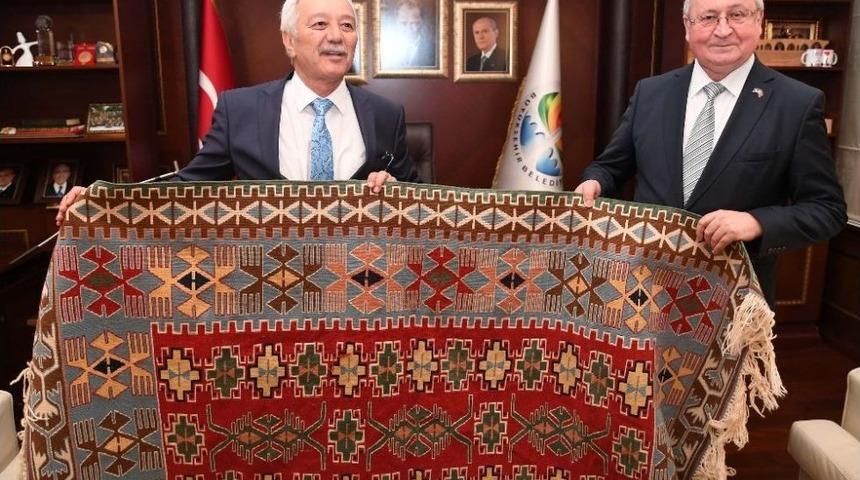 B&uuml;y&uuml;kel&ccedil;i Sipahui: &ldquo;kosova&rsquo;nın T&uuml;rkiye Gibi &Ccedil;ok B&uuml;y&uuml;k Bir Dostu Var&rdquo;