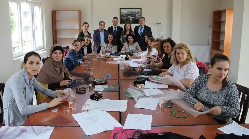 Kosovalı Kadınlara T&uuml;rk El Sanatları Eğitimi