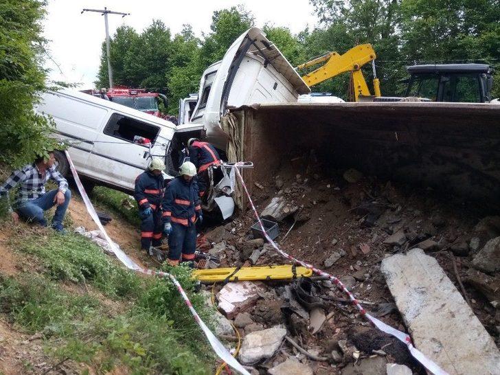 Beykoz’da Moloz Yüklü Kamyon Dehşet Saçtı: 1 Ölü, 8 Yaralı G3
