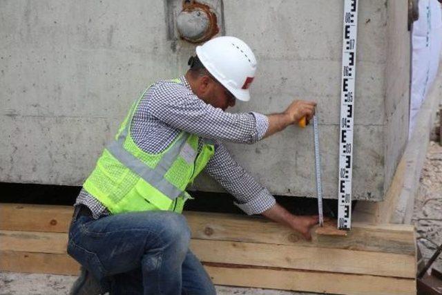 Zeynel Bey T&uuml;rbesi Yeni Yerine Yerleştiriliyor (2) 1