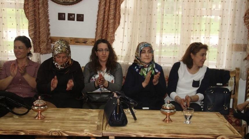 Şehit Anneleri Erzincan Belediyesi Tarafından Yılın Annesi İlan Edildi