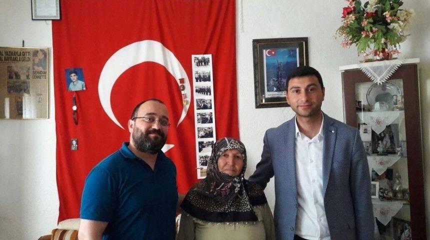 Şehit Annelerini Unutmadılar