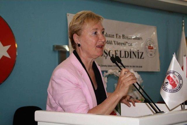 ’’yılın En Başarılı Program Yapımcısı’’ Ödülüne Gülseren Şenyüzlü Layık Görüldü