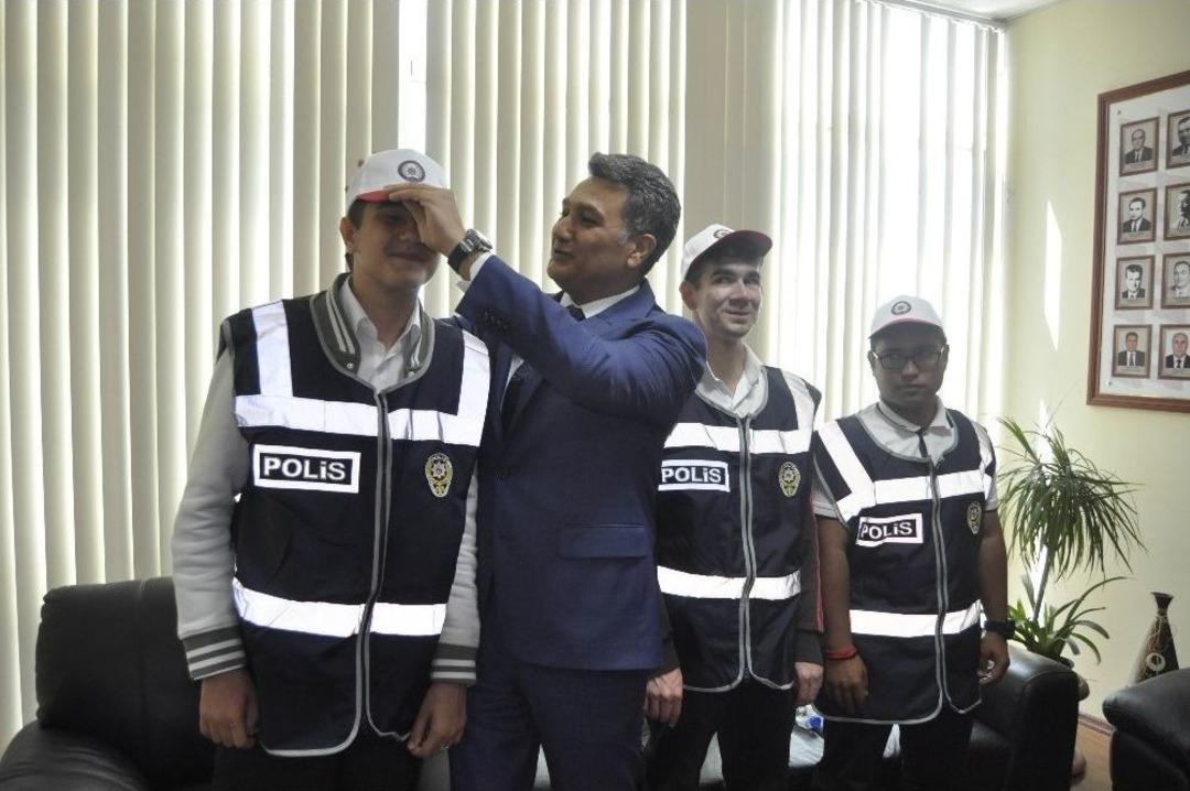 &Ouml;zel &Ouml;ğrenciler Polis Oldu