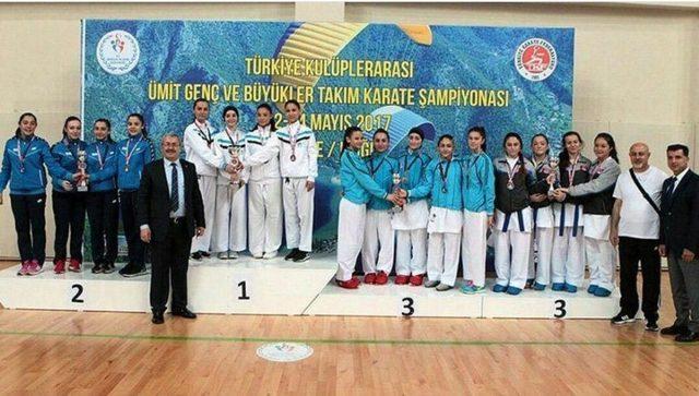 Kağıtspor’da Büyük Ve Ümit Bayanlardan Türkiye 3.’lüğü Geldi