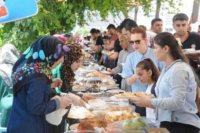 Cizre Müftülüğü Kur’an Kursları Yararına Kermes Düzenledi