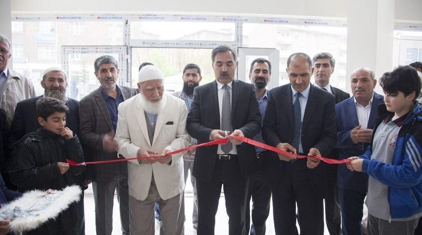 Adyes-der&rsquo;den Kermes