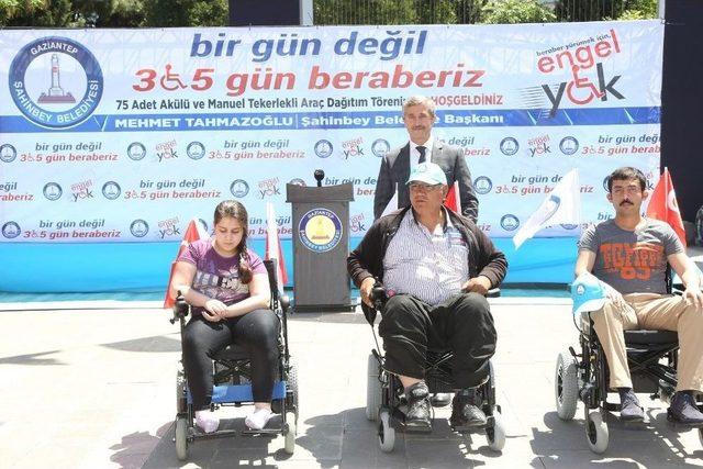 Şahinbey’de Engellilere Tekerlekli Sandalye 2