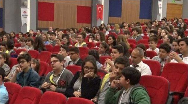 Bahçeşehirli Öğrenciler Dili İngilizce Olan Turnuvada Ikna Güçlerini Yarıştırdı