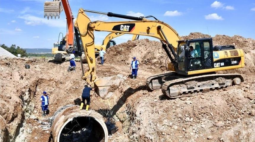 İzmir&rsquo;in 3 B&uuml;y&uuml;k İl&ccedil;esinde Sular Kesildi, Ekipler Alarmda