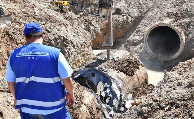 İzmir’in 3 Büyük İlçesinde Sular Kesildi, Ekipler Alarmda