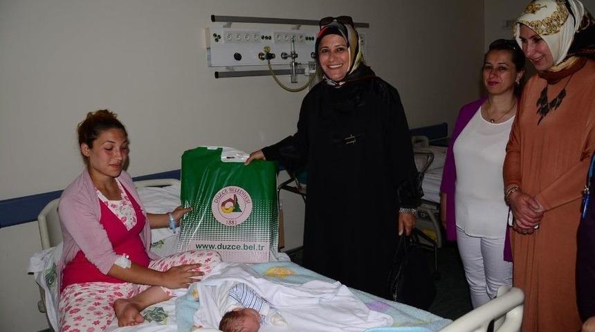 D&uuml;zceli Anneler Unutulmadı