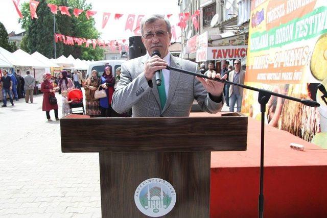 Akyazı’da Yöresel Etkinlikler Stantlarına Yoğun İlgi