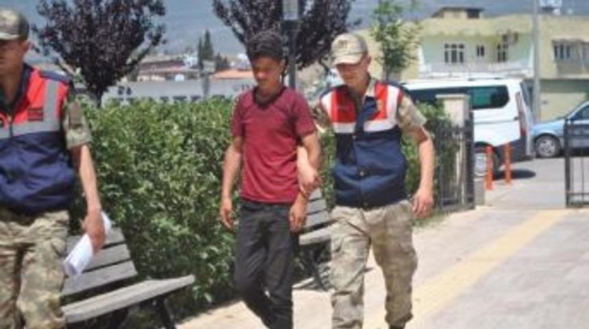 Sevdiği Kızın Nişan Kıyafetini &Ccedil;aldı