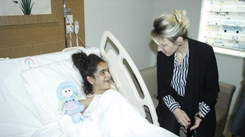 Muğla'daki Kazada &Ouml;len Gelin Ve G&ouml;r&uuml;mce Toprağa Verildi (3)