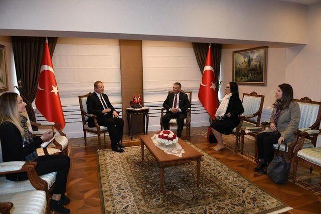 Trabzon Valisi Yavuz, Kanada Ankara B&uuml;y&uuml;kel&ccedil;isi Chris Cooter&lsquo;i Kabul Etti 1