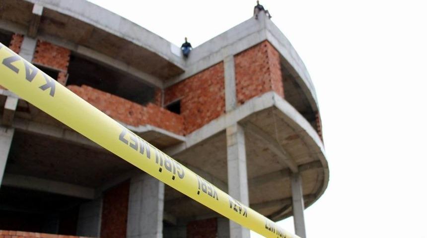 Paralarını Alamadıklarını İddia Eden İş&ccedil;iler İntihara Kalkıştı