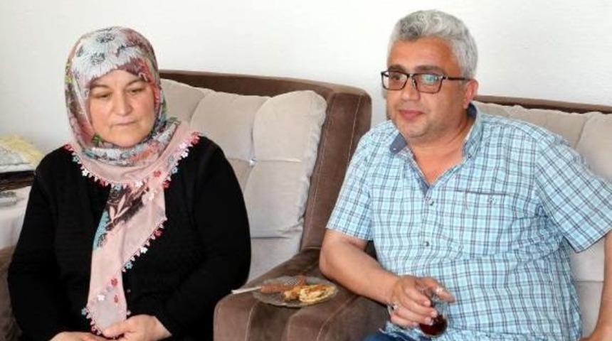 Şehit Oğullarının Mezarını Taşımak I&ccedil;in Dilek&ccedil;e Verdiler