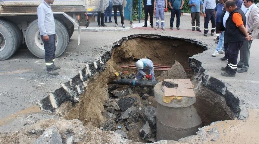 Kırıkkale&rsquo;de &Ccedil;&ouml;ken Yol Korkuttu