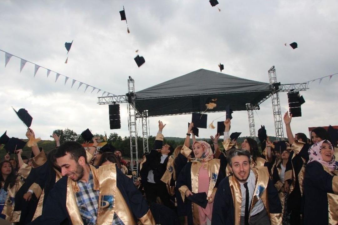 Bilecik Şeyh Edebali &Uuml;niversitesinde 415 &Ouml;ğrenci Kep Attı