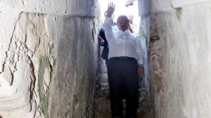 Vali Karaloğlu, Olay &Ccedil;in Paylaşımını Sildi (3)