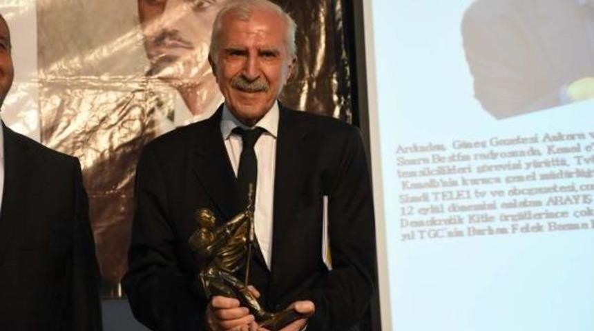 Hasan Tahsin Gazetecilik &Ouml;d&uuml;lleri Sahiplerini Buldu