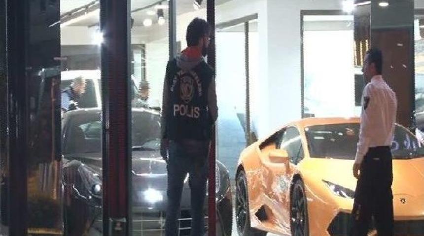 Beşiktaş'ta Oto Galeriye Ateş A&ccedil;ıldı