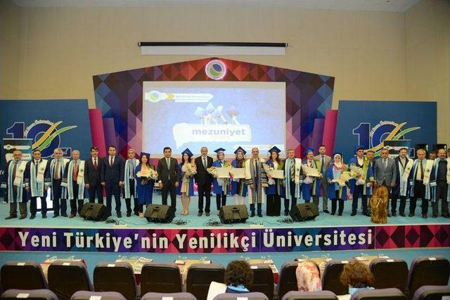 Aeü 2016-2o17 Mezunları Ahilik Yemini İle Kep Attı