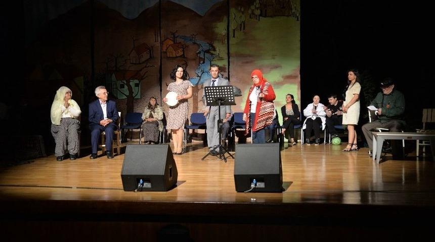 Psikoz Hastalarına Tiyatrolu Tedavi