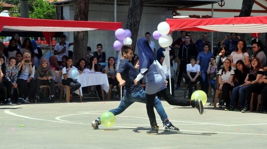 Eski Ve Yeni Mezunlar Şenlikte Buluştu