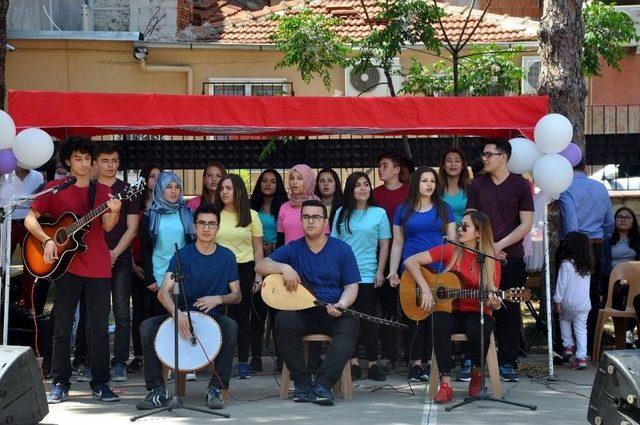 Eski Ve Yeni Mezunlar Şenlikte Buluştu 1