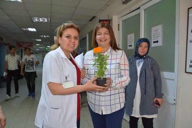 Yunusemre Belediyesi Hemşireleri Unutmadı 1