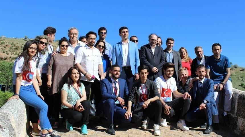 Sinema Sanat&ccedil;ıları &Ccedil;emişgezek&rsquo;i Gezdi