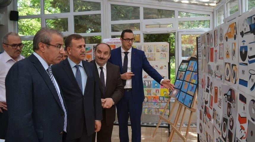 Lise &Ouml;ğrencilerinin Yıl Sonu Sergisi