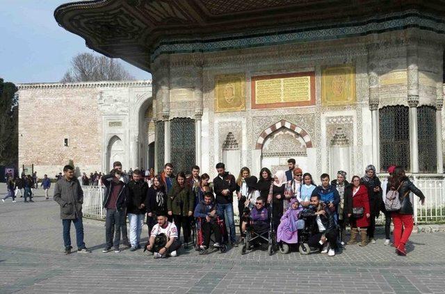 Engelli Fotoğraf Sanatçısı Adayları Tarihi Mekanları Görüntüledi