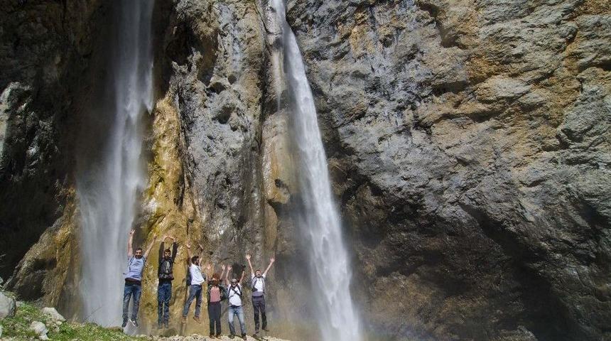 Kırkmerdiven Şelaleleri Doğa Tutkunlarını B&uuml;y&uuml;l&uuml;yor