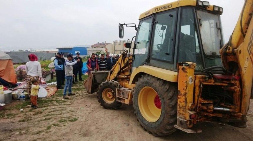 Sanayi Mahallesi&rsquo;ndeki &Ccedil;adırlar Kaldırıldı