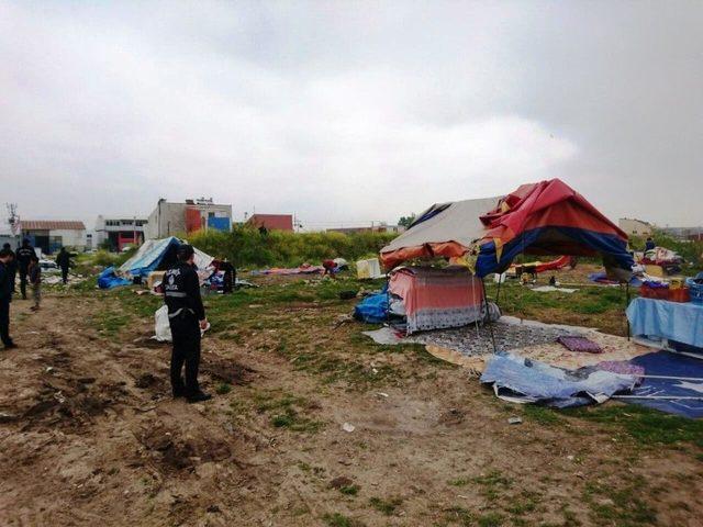 Sanayi Mahallesi&rsquo;ndeki &Ccedil;adırlar Kaldırıldı 1