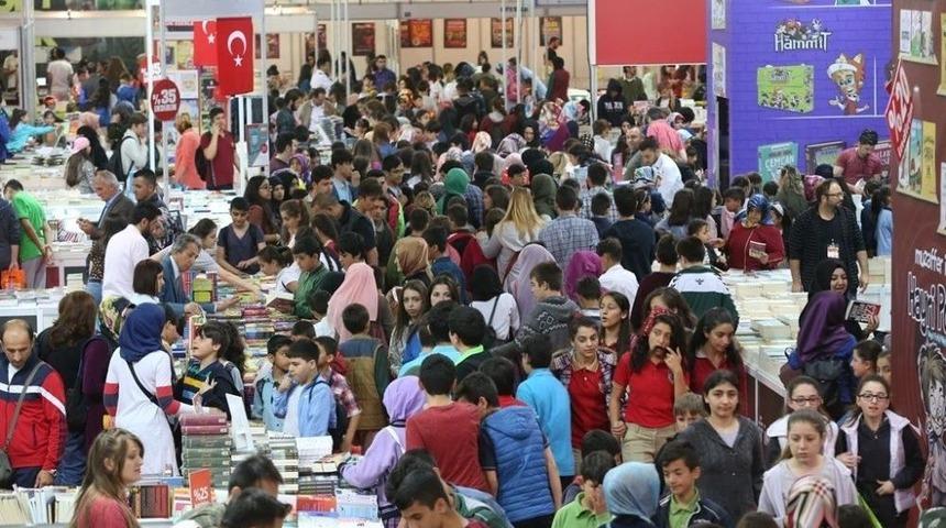 Kitap Fuarı Kendi Rekorunu Kırmaya Hazırlanıyor