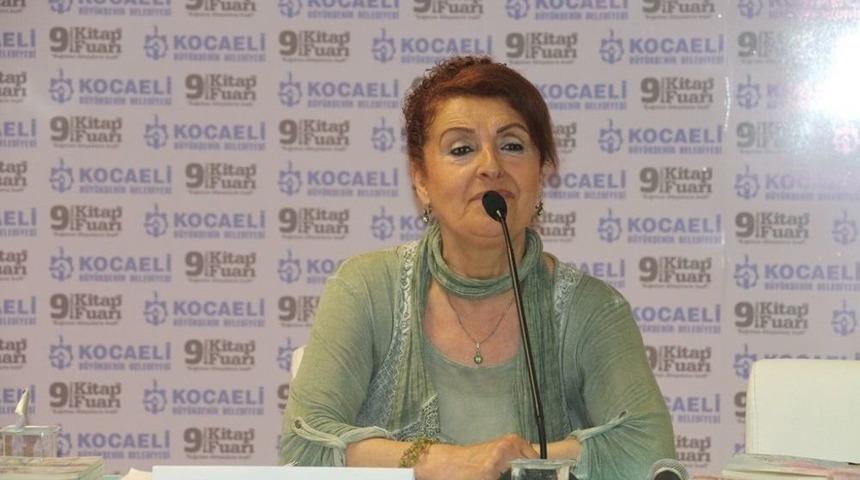 G&uuml;lseren Delibaş, Kitap Fuarı&rsquo;nda