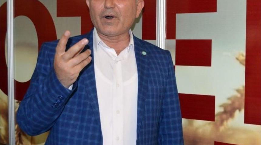 Yağışlar &Ccedil;ift&ccedil;inin Y&uuml;z&uuml;n&uuml; G&uuml;ld&uuml;rd&uuml;